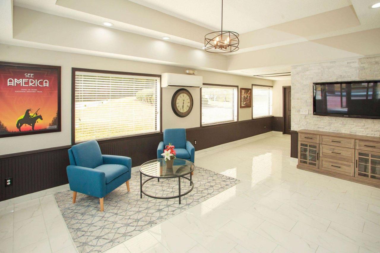 Travelodge By Wyndham Macon West Extérieur photo