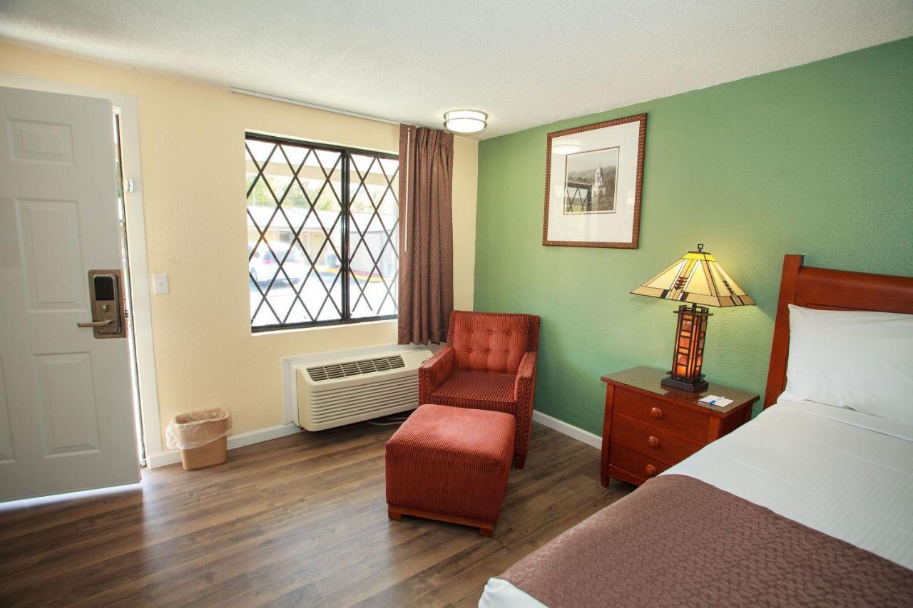 Travelodge By Wyndham Macon West Extérieur photo
