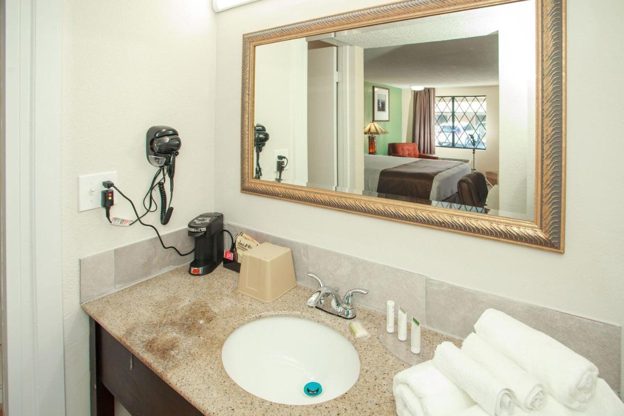 Travelodge By Wyndham Macon West Extérieur photo